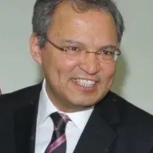 Prof. Dr. Hikmet Başmak — Göz Hastalıkları, Eskişehir. Portre fotoğrafı.