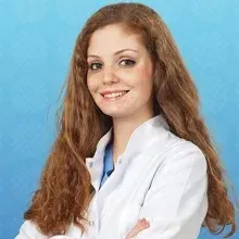 Dr. Öğr. Üyesi Gamze Şenol — Ağız Diş Ve Çene Cerrahisi, İstanbul. Portre fotoğrafı.