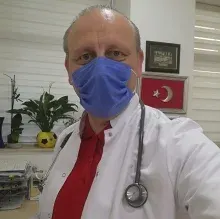 Uzm. Dr. Elyesa Karaca — İç Hastalıkları, Nilüfer, Bursa. Portre fotoğrafı.