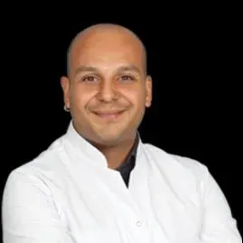 Op. Dr. Semih Afacan — Kadın Hastalıkları Ve Doğum, Kütahya. Portre fotoğrafı.