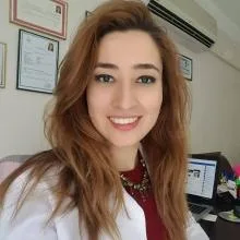 Dt. Hatice Yağmur Dilek Yalkın — Diş Hekimi, Manisa. Portre fotoğrafı.