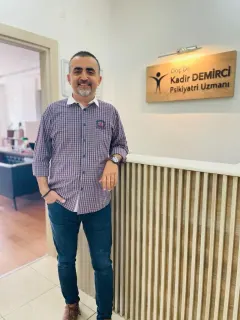 Doç. Dr. Kadir Demirci profilinde yer alan galeri fotoğrafı.