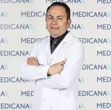 Uzm. Dr. Ziya Yaşar — Radyoloji, Nilüfer, Bursa. Portre fotoğrafı.