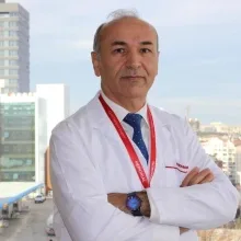 Prof. Dr. Sedat Gürkök — Göğüs Cerrahisi, Çankaya, Ankara. Portre fotoğrafı.