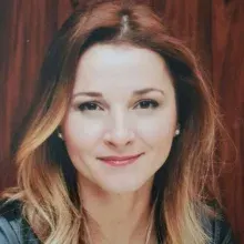 Dr. Dt. Aylin Alaçam — Ankara. Portre fotoğrafı.
