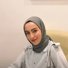 Uzm. Fzt. Elif Varan Altun — Fizyoterapi Ve Rehabilitasyon, İstanbul. Portre fotoğrafı.