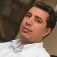 Op. Dr. Zübeyir Örter — Plastik Rekonstrüktif Ve Estetik Cerrahi, Kocaeli. Portre fotoğrafı.