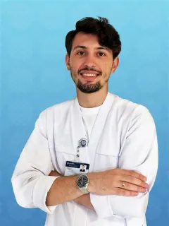 Dt. Berk Beşkardeş profilinde yer alan galeri fotoğrafı.