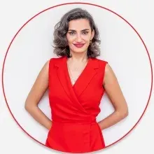 Uzm. Dr. Sevil Gizlenti — Dermatoloji, İstanbul. Portre fotoğrafı.