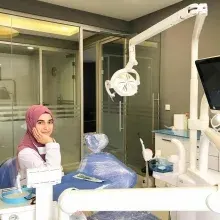 Dt. Meliha Bayram Şimşek — Diş Hekimi, İstanbul. Portre fotoğrafı.