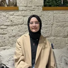 Dkt. Zeynep Pancar — Sakarya. Portre fotoğrafı.