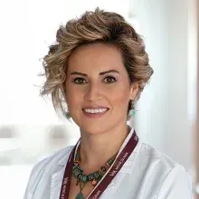 Uzm. Dr. Harika Uğurtay — İç Hastalıkları, Atakum, Samsun. Portre fotoğrafı.