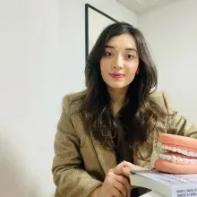 Dkt. Merve Evci — Dil ve Konuşma Terapisi, Manisa. Portre fotoğrafı.