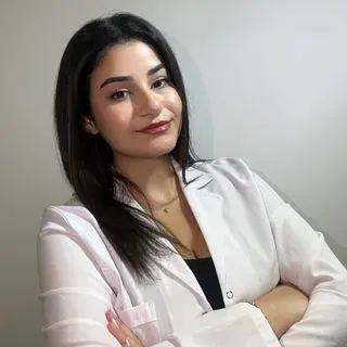 Dkt. Beyza Aydın — Dil ve Konuşma Terapisi, Sinop. Portre fotoğrafı.