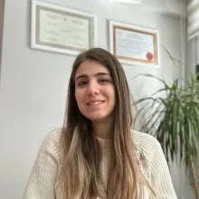 Uzm. Dr. Aybüke Gurup — Çocuk Sağlığı Ve Hastalıkları, Balıkesir. Portre fotoğrafı.