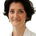 Dr. Özlem Güler — İç Hastalıkları, İstanbul. Portre fotoğrafı.