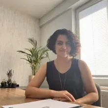 Uzm. Dr. Cansu Şahin — Psikiyatri, Kocasinan, Kayseri. Portre fotoğrafı.