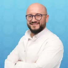 Prof. Dr. Abdullah Sakin — Tıbbi Onkoloji, Bahçelievler, İstanbul. Portre fotoğrafı.