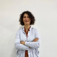 Dt. Elif Altan — Diş Hekimi, Sakarya. Portre fotoğrafı.
