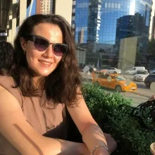 Dyt. Emine Öztürk — Diyetisyen, İstanbul. Portre fotoğrafı.