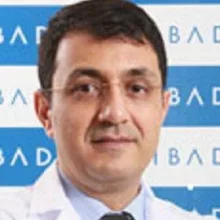 Op. Dr. Alihan Özcan — Kadın Hastalıkları Ve Doğum, Bakırköy, İstanbul. Portre fotoğrafı.