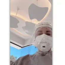 Dt. Buket Çikolar — Diş Hekimi. Portre fotoğrafı.