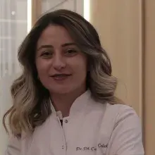 Dr. Dt. Canan Çolak — Bursa. Portre fotoğrafı.