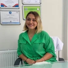 Op. Dr. Neşe Türkmen — Kadın Hastalıkları Ve Doğum, İstanbul. Portre fotoğrafı.