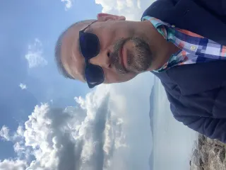 Prof. Dr. Hasan Berat Cihan profilinde yer alan galeri fotoğrafı.