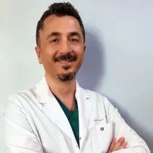 Doç. Dr. Alper Öztürk — Ortopedi Ve Travmatoloji, Ankara. Portre fotoğrafı.