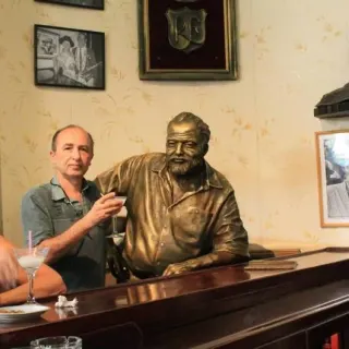 Uzm. Dr. Aşer Bensusan profilinde yer alan galeri fotoğrafı.