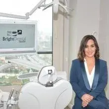 Dr. Dt. Ceren Saruhanoğlu — İstanbul. Portre fotoğrafı.