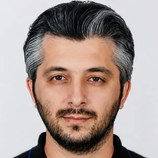 Op. Dr. Bekir Karagöz — Ortopedi Ve Travmatoloji, Eskişehir. Portre fotoğrafı.