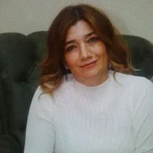 Uzm. Dr. Özlem Tuncayengin — Ankara. Portre fotoğrafı.
