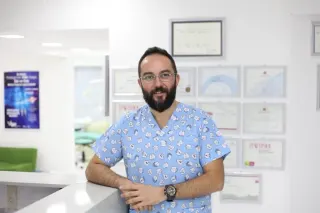 Dt. Erman Ürer profilinde yer alan galeri fotoğrafı.