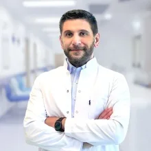 Op. Dr. Zeki Salar — İstanbul. Portre fotoğrafı.