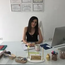 Dyt. Melis Karakaya — Diyetisyen, Antalya. Portre fotoğrafı.