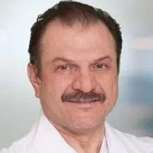 Op. Dr. Kenan Yüce — İstanbul. Portre fotoğrafı.