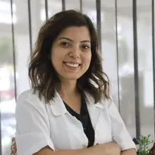 Dr. Bade Ilgın — Kadın Hastalıkları Ve Doğum, Antalya. Portre fotoğrafı.