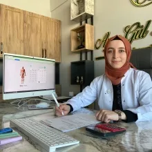Dyt. Meryem Öksüzoğlu — Diyetisyen. Portre fotoğrafı.