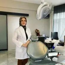 Dt. Işıl Şimşek Motorcu — Diş Hekimi, Çanakkale. Portre fotoğrafı.