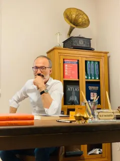 Op. Dr. Turab Ulaşoğlu profilinde yer alan galeri fotoğrafı.