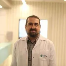 Uzm. Dr. Celal Salçini — Nöroloji, Ümraniye, İstanbul. Portre fotoğrafı.