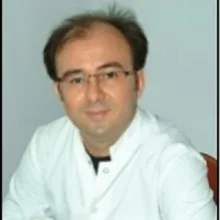 Dt. İbrahim Aladağ — Diş Hekimi, Konya. Portre fotoğrafı.