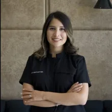 Uzm. Dt. Tuğçe Kaşıkcıoğlu — Ortodonti, Eskişehir. Portre fotoğrafı.