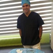 Dr. Dt. Arman Duraduryan — İstanbul. Portre fotoğrafı.