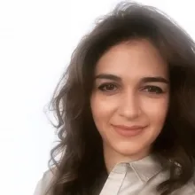 Kl. Psk. Serra Özgül — Psikoloji, İstanbul. Portre fotoğrafı.