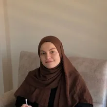 Kl. Psk. Ecenur Pekçetin — Psikoloji, İstanbul. Portre fotoğrafı.