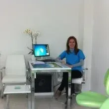 Dt. Sevgi Kambek Taşveren — Diş Hekimi, Kocaeli. Portre fotoğrafı.