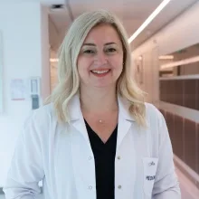 Uzm. Dr. Ruhsan Cihan — Fiziksel Tıp Ve Rehabilitasyon, Kadıköy, İstanbul. Portre fotoğrafı.